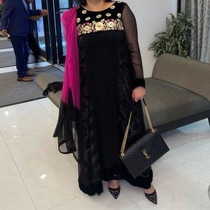 Zainab Mushtaq Black Pink Gold Pakistani Maxi Shalwar Kameez